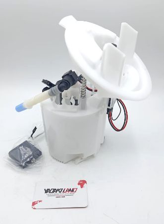 پمپ بنزین بنز C200 مدل 2014